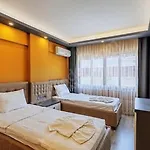 Grand Ayhan *